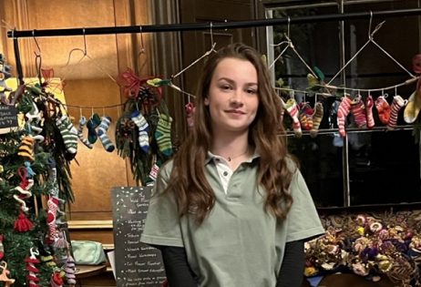 ELLA-As the saying goes, the apple doesn’t fall far from the tree. My daughter Ella helps me in the garden, at fairs, and during workshops. With a style entirely her own, she brings a youthful enthusiasm to everything we do, keeps a watchful eye on our four-legged team, and somehow always makes sure the kettle is never empty.